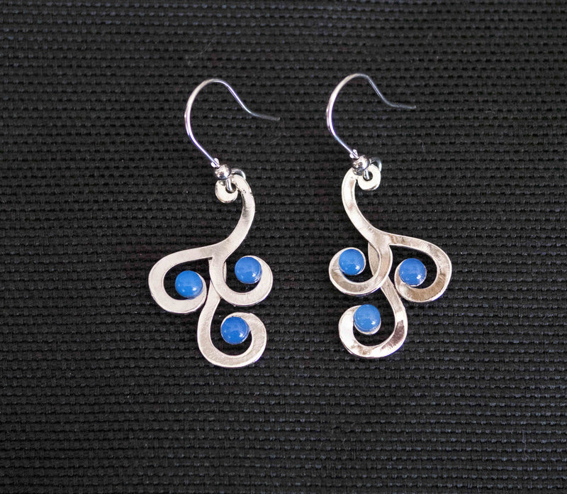 Orecchini Kyma (Onde) - Argentato con Agate Blu