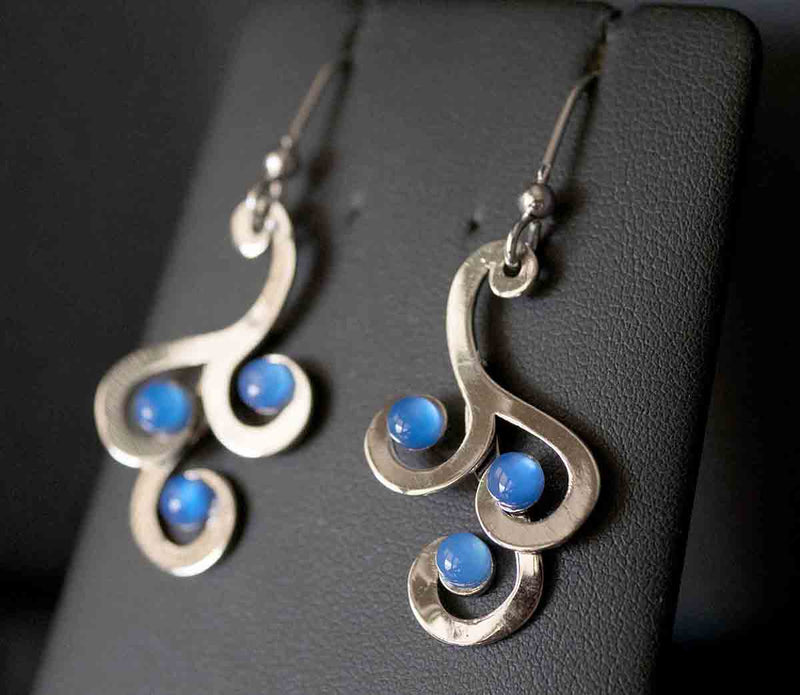 Orecchini Kyma (Onde) - Argentato con Agate Blu